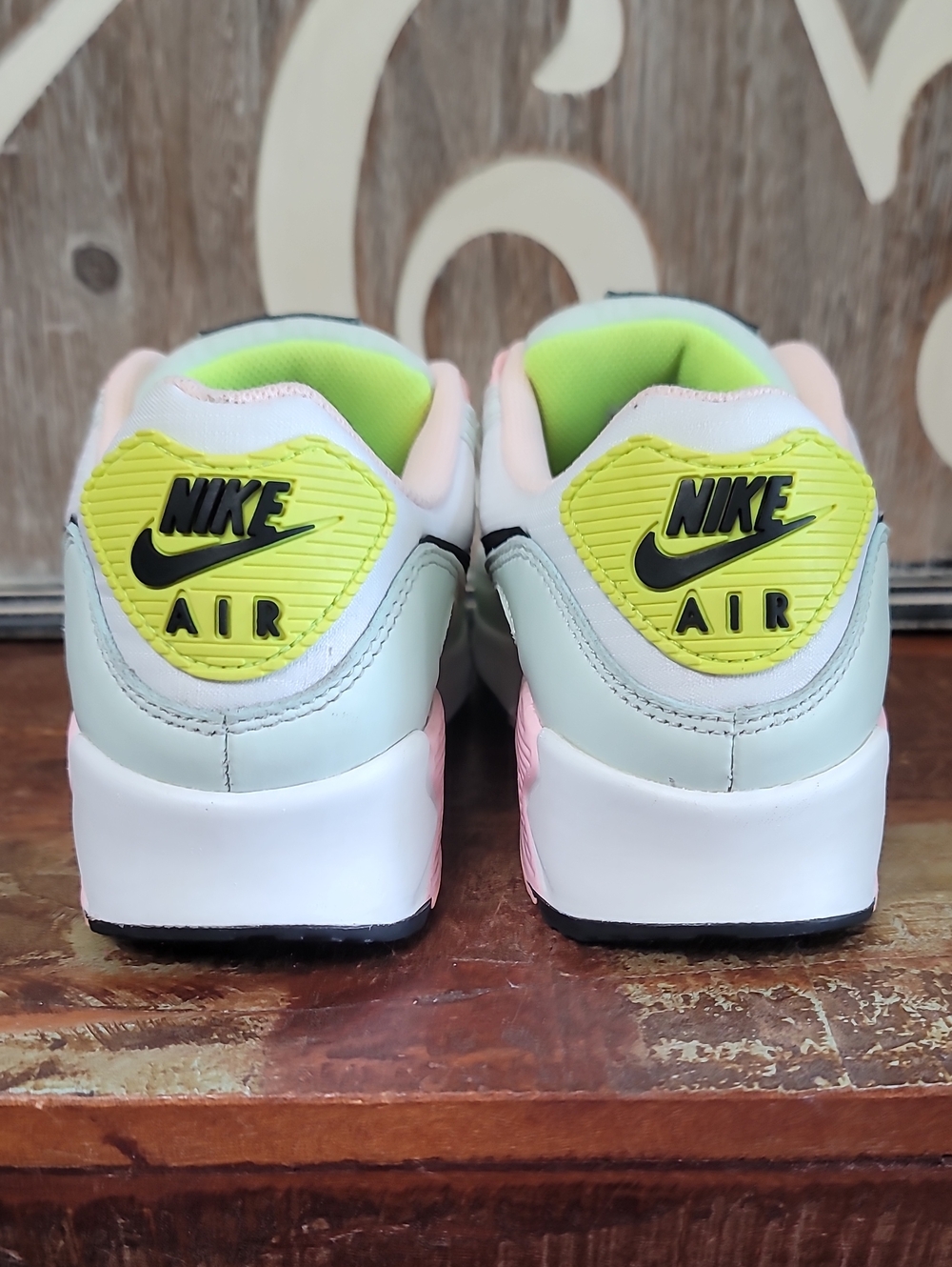 🔥🔥 Nike Wmns Air Max 90 'Easter' Wmns 8 Good/like New. Fast Shipping - Picture 8 of 16